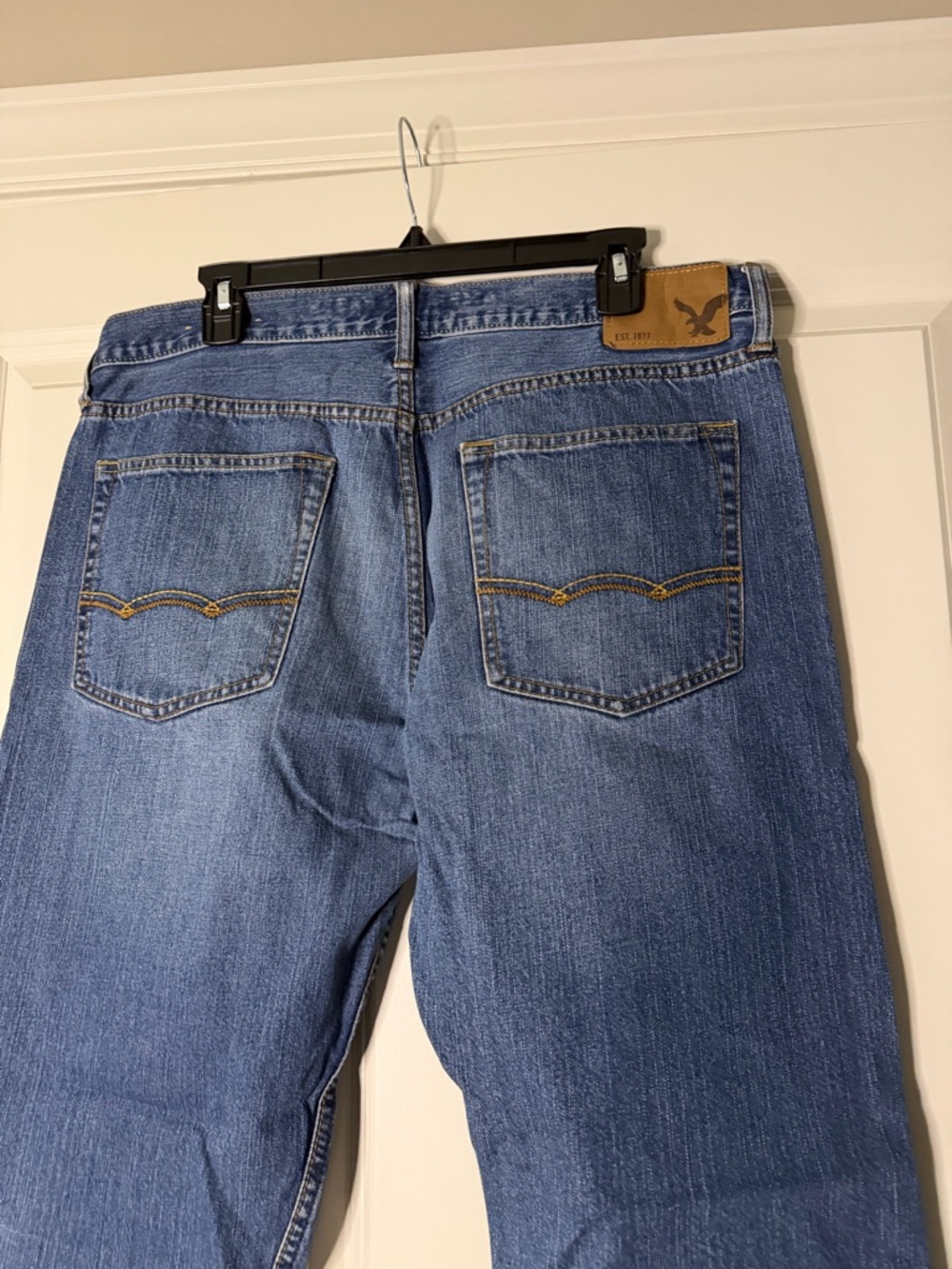 American Eagle Outfitters Men’s Straight-Leg Loose Medium Blue Jeans